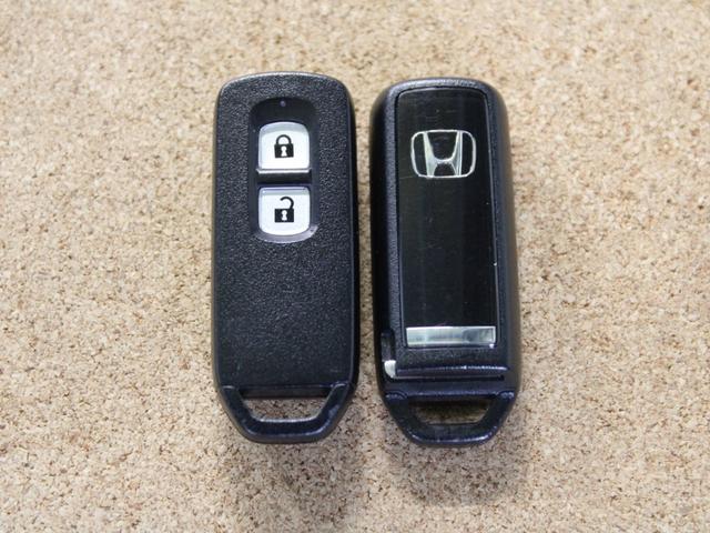 G SSパッケージII ギャザズメモリーナビ フルセグTV USB BT-A 横滑り防止装置 衝突被害軽減ブレーキ ETC ディスチャージドヘッドライト シートヒーター ベンチシート スマートキー 盗難防止装置 4WD(20枚目)