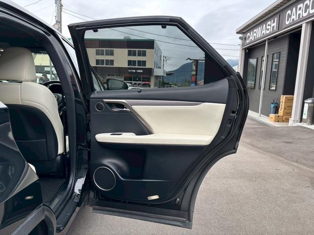 ＲＸ ＲＸ２００ｔ　Ｆスポーツ　認定中古車／１２．３インチ純正ナビ／全周囲モニター／３眼ＬＥＤ／レザーシート／４ＷＤ／ターボ／シーケンシャル／２０インチＡＷ／ＨＵＤ／メモリーシート／ＢＴ／ＡＣ１００Ｖ／ソナー／取・保・スペア（15枚目）