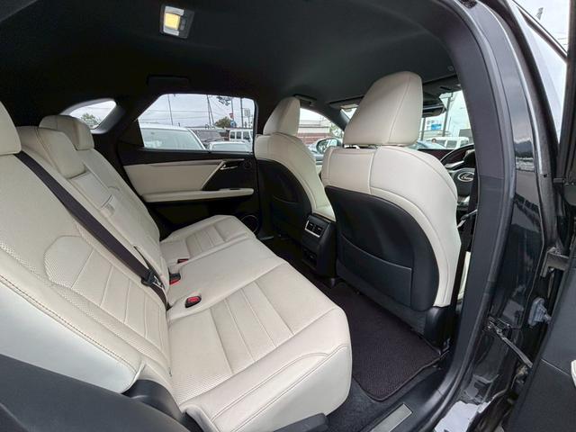 ＲＸ ＲＸ２００ｔ　Ｆスポーツ　認定中古車／１２．３インチ純正ナビ／全周囲モニター／３眼ＬＥＤ／レザーシート／４ＷＤ／ターボ／シーケンシャル／２０インチＡＷ／ＨＵＤ／メモリーシート／ＢＴ／ＡＣ１００Ｖ／ソナー／取・保・スペア（16枚目）