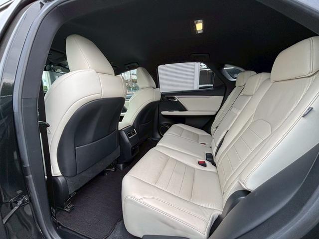 ＲＸ ＲＸ２００ｔ　Ｆスポーツ　認定中古車／１２．３インチ純正ナビ／全周囲モニター／３眼ＬＥＤ／レザーシート／４ＷＤ／ターボ／シーケンシャル／２０インチＡＷ／ＨＵＤ／メモリーシート／ＢＴ／ＡＣ１００Ｖ／ソナー／取・保・スペア（18枚目）