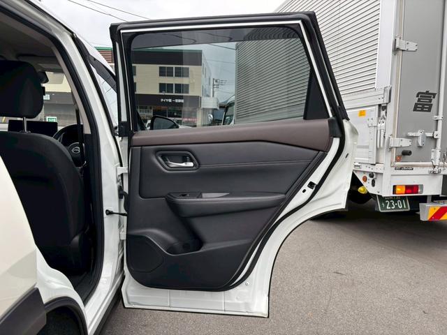 エクストレイル Ｘ　認定中古車／メーカーＯＰ１２．３インチ純正ナビ／インテリジェントアラウンドビューモニター／インテリジェントルー（12枚目）