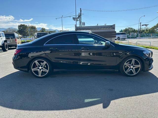 ＣＬＡクラス ＣＬＡ２５０シュポルト　４マチック　認定中古車／サンルーフ／レザーシート／ｈａｒｍａｎｋａｒｄｏｎ／ＡＭＧレザーエクスクルーシブＰＫＧ／純正ナビ／バックカメラ／ＢＴ／ＬＥＤ／１８ＡＷ／４ＷＤ／ターボ／メモリーシート／シートヒーター／（4枚目）