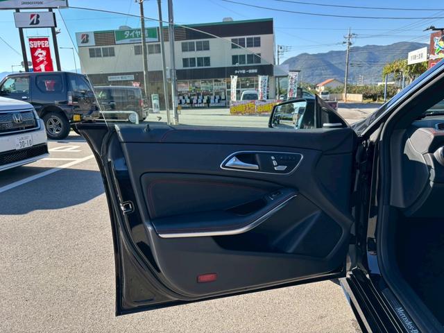 ＣＬＡクラス ＣＬＡ２５０シュポルト　４マチック　認定中古車／サンルーフ／レザーシート／ｈａｒｍａｎｋａｒｄｏｎ／ＡＭＧレザーエクスクルーシブＰＫＧ／純正ナビ／バックカメラ／ＢＴ／ＬＥＤ／１８ＡＷ／４ＷＤ／ターボ／メモリーシート／シートヒーター／（13枚目）