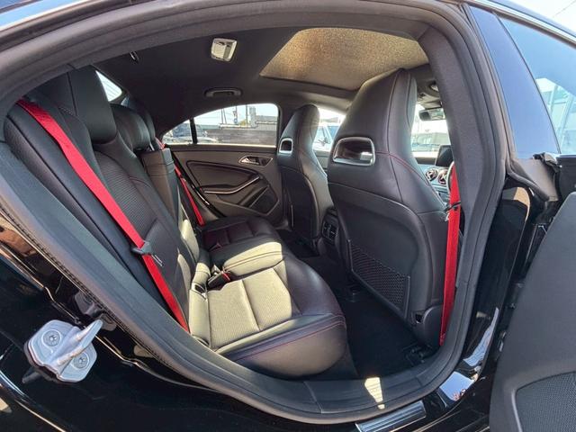 ＣＬＡクラス ＣＬＡ２５０シュポルト　４マチック　認定中古車／サンルーフ／レザーシート／ｈａｒｍａｎｋａｒｄｏｎ／ＡＭＧレザーエクスクルーシブＰＫＧ／純正ナビ／バックカメラ／ＢＴ／ＬＥＤ／１８ＡＷ／４ＷＤ／ターボ／メモリーシート／シートヒーター／（16枚目）