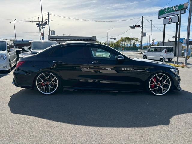 Cクラス C180アバンギャルド AMGライン 認定中古車/パノラミックスライディングルーフ/レザーエクスクルーシブPKG/レーダーセーフティPKG/WALD20AW/WALDマフラー/フルエアロ/車高調/純ナビ/HUD/ソナー/ブラインドスポット(4枚目)