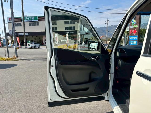 セレナ ハイウェイスター　Ｖセレ＋セーフティＩＩ　ＳＨＶ　認定中古車／８インチ純正ナビ（ＭＭ５１３Ｄ－Ｌ）／後席モニター／両側電動スライドドア／全方位モニター／エマージェンシーブレーキ／リアＡＡＣ／ＬＥＤヘッドライト／フルセグＴＶ／ソナー／ＢＴ／クルコン（12枚目）