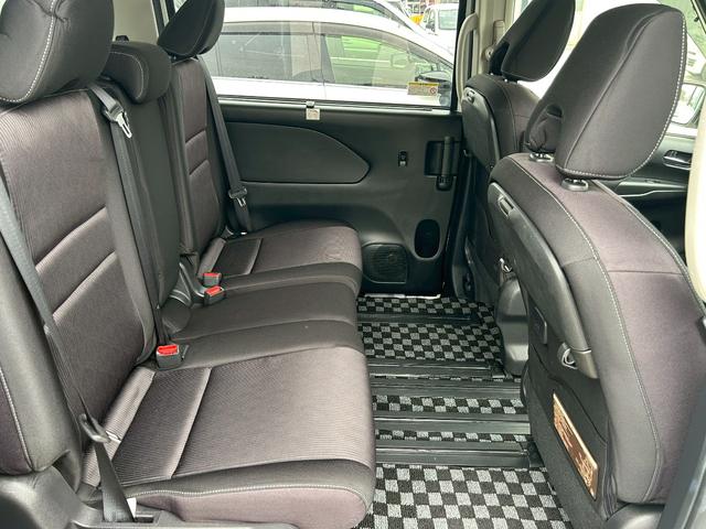 セレナ ハイウェイスター　ＶセレクションＩＩ　認定中古車／セーフティパックＢ／インテリジェントパーキングアシスト／エマージェンシーブレーキ／アラウンドビューモニター／ソナー／デジタルインナーミラー／１１インチナビ／ハンズフリーＰＳＤ／ＬＥＤ（11枚目）