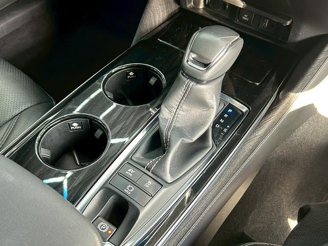 クラウンハイブリッド Ｓ　ＡＩＳ検査済／純正ナビ・ＴＶ／モデリスタエアロ／モデリスタＡＷ／トランクスポイラー／セーフティＰＫＧ／パノラミックビューモニター／ＢＳＭ／ヘッドアップディスプレイ／インテリジェントパーキングアシスト／（30枚目）