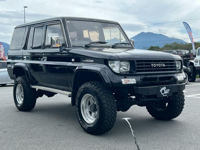 ランドクルーザープラド SXワイド ユーザー買取車/リフトアップ/社外ナビ/社外AW/社外ステアリング/バックカメラ/ETC(3枚目)