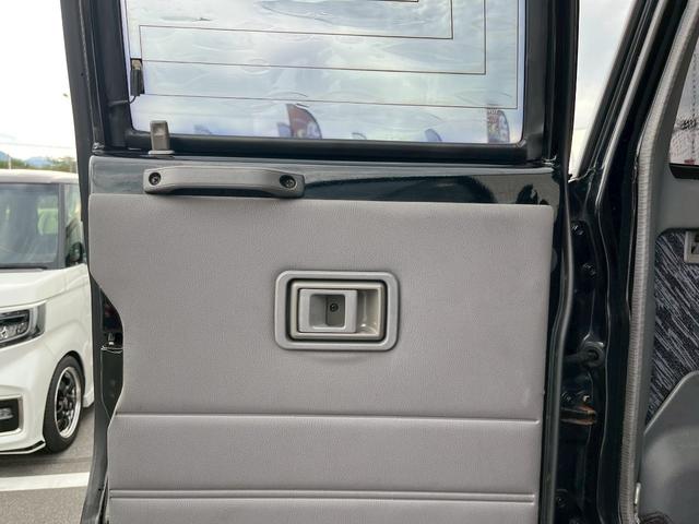 ランドクルーザープラド SXワイド ユーザー買取車/リフトアップ/社外ナビ/社外AW/社外ステアリング/バックカメラ/ETC(13枚目)