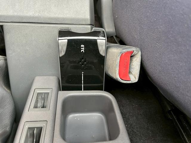 ランドクルーザープラド SXワイド ユーザー買取車/リフトアップ/社外ナビ/社外AW/社外ステアリング/バックカメラ/ETC(26枚目)