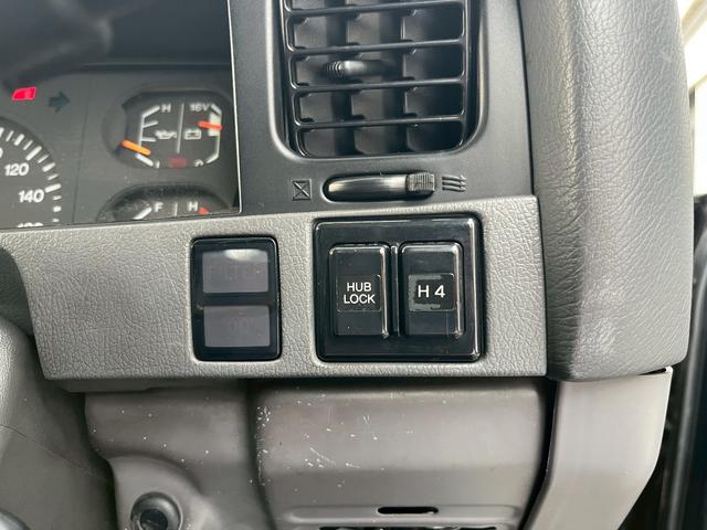 ランドクルーザープラド SXワイド ユーザー買取車/リフトアップ/社外ナビ/社外AW/社外ステアリング/バックカメラ/ETC(27枚目)