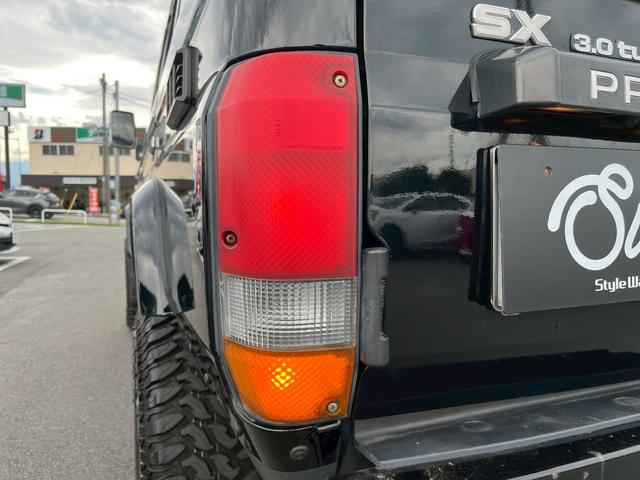 ランドクルーザープラド SXワイド ユーザー買取車/リフトアップ/社外ナビ/社外AW/社外ステアリング/バックカメラ/ETC(31枚目)