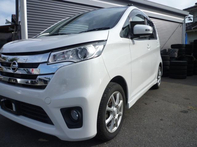 デイズ ハイウェイスター X 4WD メモリーナビ 1セグTV バックカメラ Bluetoothオーディオ 走行27722キロ 車検令和9年7月 アイドリングストップ インテリジェントキー プッシュスタート シートヒーター(5枚目)