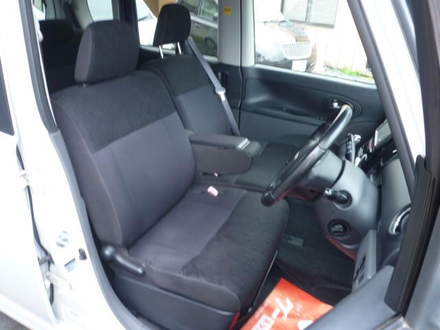 タント カスタムＲＳ　４ＷＤ　走行３９５５５キロ　１オーナー車　ＳＤナビ　フルセグＴＶ　Ｂｌｕｅｔｏｏｔｈオーディオ　ターボ　スマートキー　オートスライドドア　ＨＩＤ　ＥＴＣ　オーバーヘッドコンソール（16枚目）