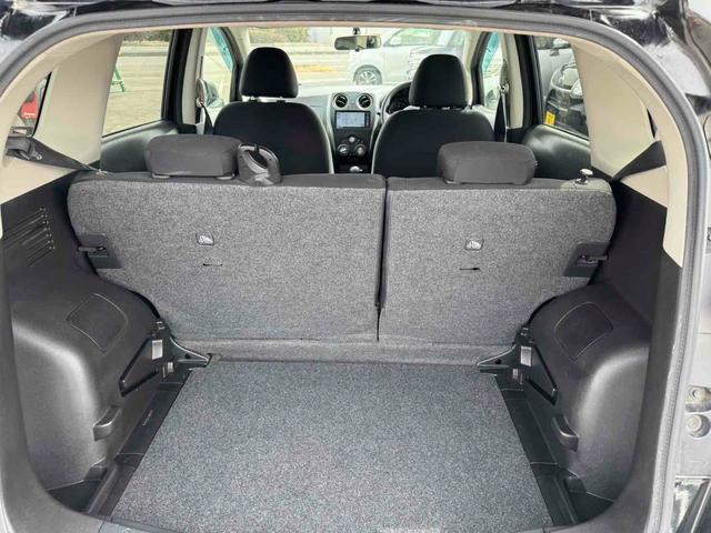 ノート Ｘ　ＥＴＣ　ナビ　アルミホイール　スマートキー　アイドリングストップ　電動格納ミラー　ＣＶＴ　盗難防止システム　衝突安全ボディ　ＡＢＳ　エアコン　パワーステアリング　パワーウィンドウ（5枚目）