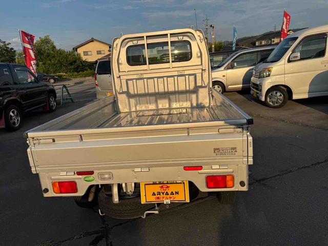 キャリイトラック ＫＣエアコン・パワステ　４ＷＤ　ＭＴ　アルミホイール　エアコン　パワーステアリング　運転席エアバッグ（5枚目）
