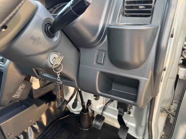 キャリイトラック ＫＣエアコン・パワステ　４ＷＤ　ＭＴ　アルミホイール　エアコン　パワーステアリング　運転席エアバッグ（13枚目）