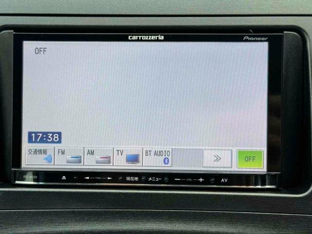 プリウス Ｓツーリングセレクション　ＥＴＣ　バックカメラ　ナビ　ＴＶ　アルミホイール　ＬＥＤヘッドランプ　ヘッドライトウォッシャー　ＣＶＴ　スマートキー　電動格納ミラー　盗難防止システム　Ｂｌｕｅｔｏｏｔｈ　衝突安全ボディ　ＡＢＳ（5枚目）