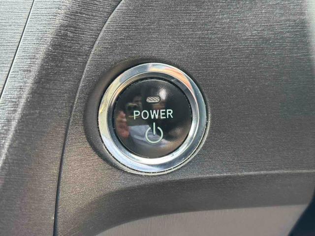 プリウス Ｓツーリングセレクション　ＥＴＣ　バックカメラ　ナビ　ＴＶ　アルミホイール　ＬＥＤヘッドランプ　ヘッドライトウォッシャー　ＣＶＴ　スマートキー　電動格納ミラー　盗難防止システム　Ｂｌｕｅｔｏｏｔｈ　衝突安全ボディ　ＡＢＳ（10枚目）