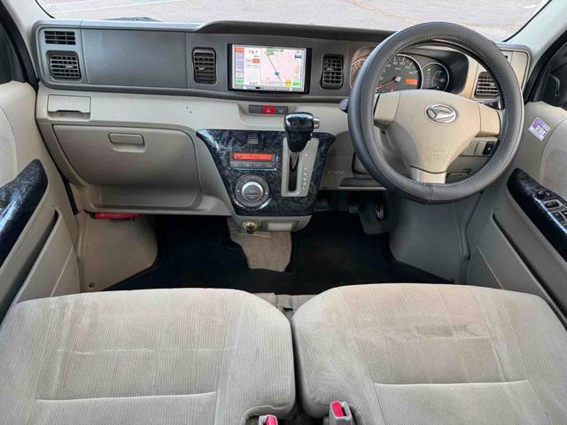 アトレーワゴン カスタムターボＲＳ　４ＷＤ　バックカメラ　両側スライドドア　ナビ　ＴＶ　ＨＩＤ　キーレスエントリー　電動格納ミラー　ベンチシート　ターボ　ＡＴ　盗難防止システム　ＡＢＳ　ＣＤ　アルミホイール　衝突安全ボディ　エアコン（2枚目）