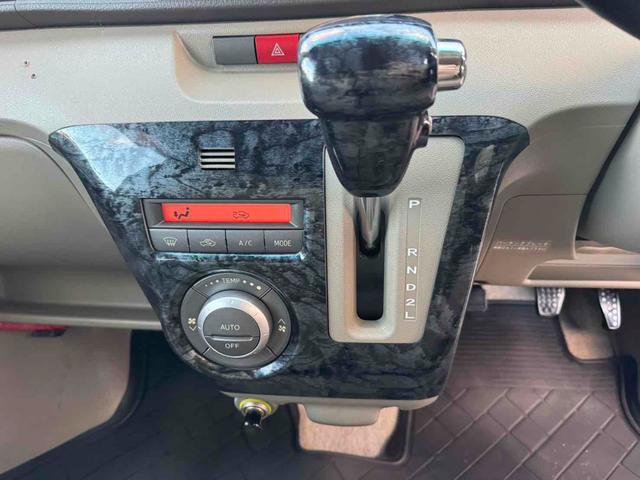 アトレーワゴン カスタムターボＲＳ　４ＷＤ　バックカメラ　両側スライドドア　ナビ　ＴＶ　ＨＩＤ　キーレスエントリー　電動格納ミラー　ベンチシート　ターボ　ＡＴ　盗難防止システム　ＡＢＳ　ＣＤ　アルミホイール　衝突安全ボディ　エアコン（5枚目）