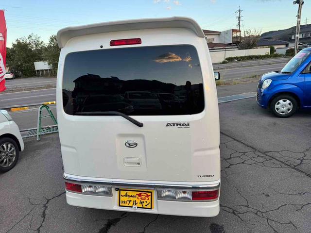 アトレーワゴン カスタムターボＲＳ　４ＷＤ　バックカメラ　両側スライドドア　ナビ　ＴＶ　ＨＩＤ　キーレスエントリー　電動格納ミラー　ベンチシート　ターボ　ＡＴ　盗難防止システム　ＡＢＳ　ＣＤ　アルミホイール　衝突安全ボディ　エアコン（16枚目）