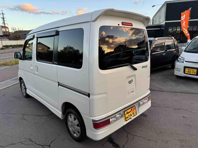 アトレーワゴン カスタムターボＲＳ　４ＷＤ　バックカメラ　両側スライドドア　ナビ　ＴＶ　ＨＩＤ　キーレスエントリー　電動格納ミラー　ベンチシート　ターボ　ＡＴ　盗難防止システム　ＡＢＳ　ＣＤ　アルミホイール　衝突安全ボディ　エアコン（17枚目）