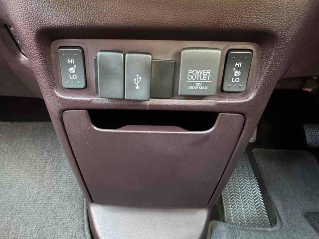 冬場や夏場はシートの心地が優れませんよね。上記のような課題をシートヒーターが解決します。どんなときでも快適にドライブが楽しめますね。