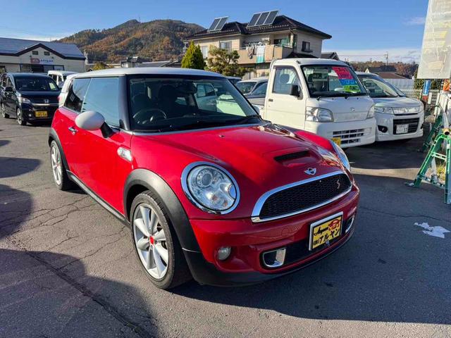 ＭＩＮＩ クーパーＳ　ＥＴＣ　バックカメラ　アルミホイール　ＨＩＤ　サンルーフ　キーレスエントリー　ＡＴ　ＡＢＳ　ＥＳＣ　ＣＤ　エアコン　パワーステアリング　パワーウィンドウ（12枚目）