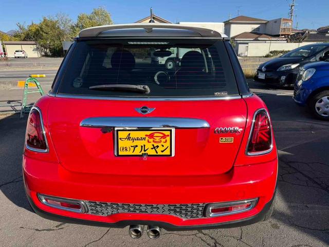 ＭＩＮＩ クーパーＳ　ＥＴＣ　バックカメラ　アルミホイール　ＨＩＤ　サンルーフ　キーレスエントリー　ＡＴ　ＡＢＳ　ＥＳＣ　ＣＤ　エアコン　パワーステアリング　パワーウィンドウ（14枚目）