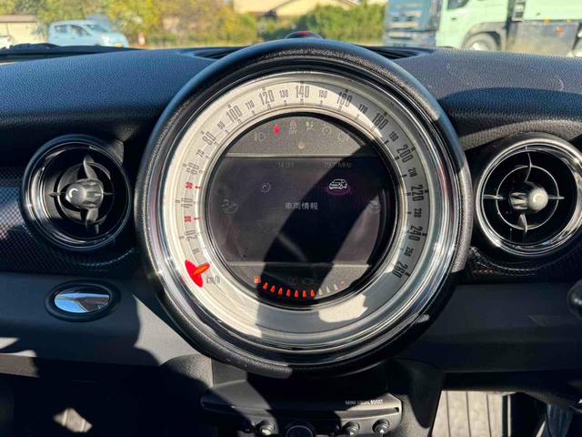 ＭＩＮＩ クーパーＳ　ＥＴＣ　バックカメラ　アルミホイール　ＨＩＤ　サンルーフ　キーレスエントリー　ＡＴ　ＡＢＳ　ＥＳＣ　ＣＤ　エアコン　パワーステアリング　パワーウィンドウ（19枚目）