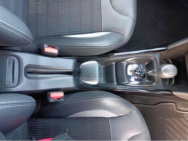 発進時や後退時に必ず操作するレバーです。操作のしやすさが肝になってきます。ぜひ一度体感してください。