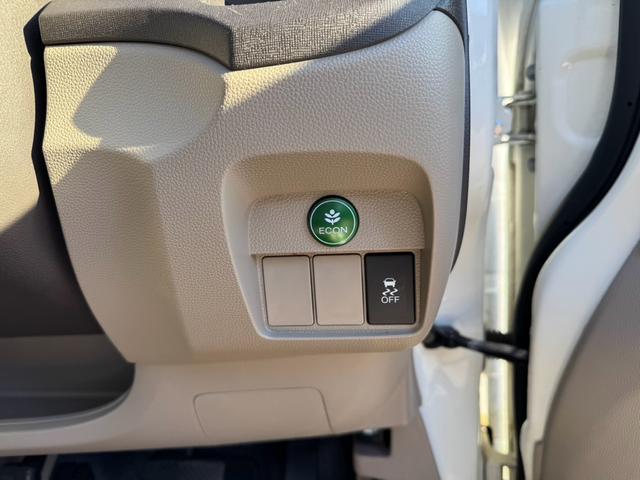 Ｎ－ＯＮＥ ツアラー・Ｌパッケージ　４ＷＤ　バックカメラ　ＥＴＣ　ＨＤＭＩ接続　車検令和８年１０月まで　クルーズコントロール　スマートキー　ベンチシート　オートエアコン　横滑り防止機能　リアワイパー（13枚目）