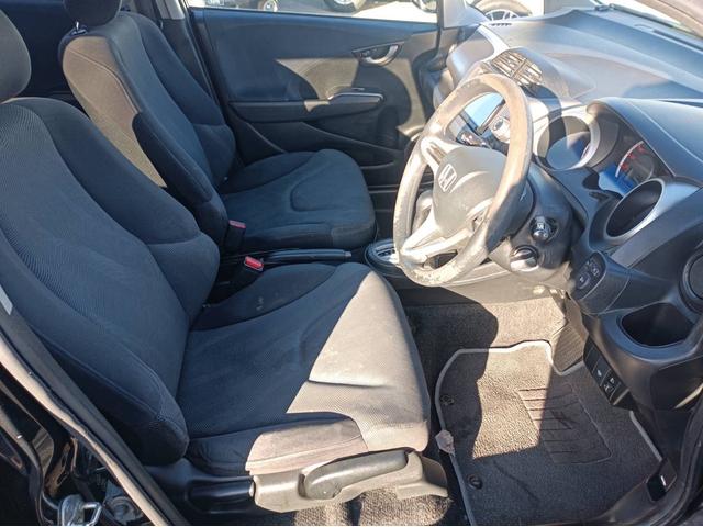 フィット G スマートスタイルエディション 4WD メモリーナビ バックカメラ ETC ライトレベライザー アルミ 電動格納ドアミラー(8枚目)