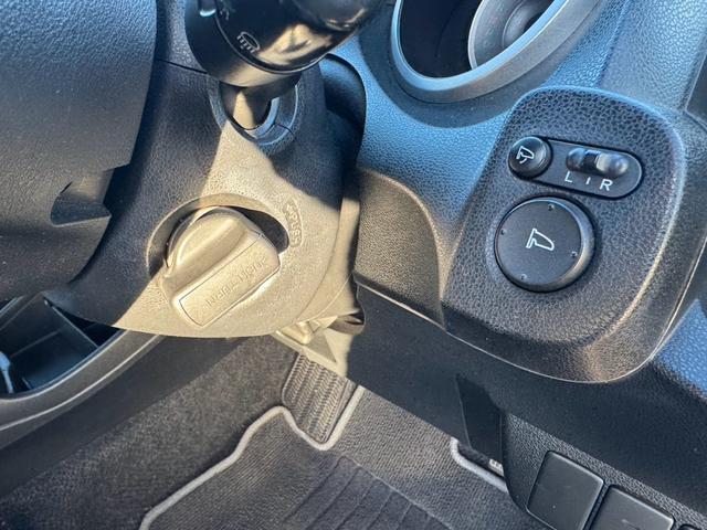 フィット G スマートスタイルエディション 4WD メモリーナビ バックカメラ ETC ライトレベライザー アルミ 電動格納ドアミラー(20枚目)