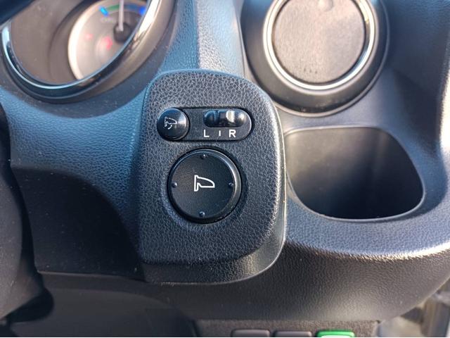 フィットシャトルハイブリッド ハイブリッド・スマートセレクション　ナビ　フルセグＴＶ　ＥＴＣ　車検令和９年３月まで　横滑り防止装置　電格ミラー　オートエアコン　Ｂｌｕｅｔｏｏｔｈ接続対応　ＣＤ／ＤＶＤ再生機能（12枚目）