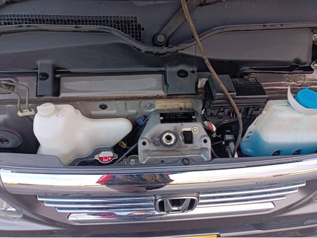 バモス Ｇ　４ＷＤ　車検令和１０年２月　オートマチック　キーレス　ドライブレコーダー　バックカメラ　ＥＴＣ　ライトレベライザー（3枚目）