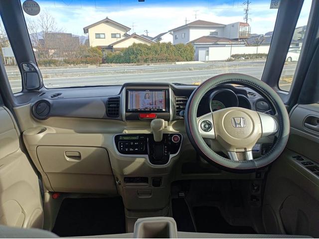 Ｎ－ＢＯＸ Ｇ・Ｌパッケージ　４ＷＤ　両側スライドドア（左側電動）　スマートキー　ＥＴＣ　ナビ　フルセグＴＶ　電動格納式ドアミラー　ベンチシート　リアワイパー　車検令和９年９月まで　ライトレベザイザー　横滑り防止機能（9枚目）