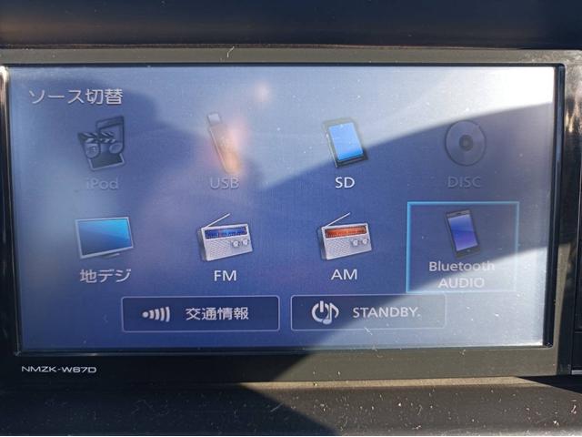 ハイゼットカーゴ クルーズターボ　４ＷＤ　ＥＴＣ　ナビ　フルセグＴＶ　Ｂｌｕｅｔｏｏｔｈ接続対応　電動格納式ドアミラー　ライトレベライザー　車検令和９年１２月まで　１３インチアルミホイール　リアワイパー　両側スライドドア　ターボ（10枚目）