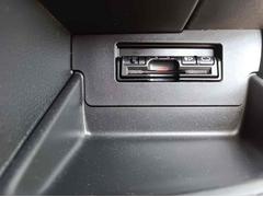 高速走行もスムーズにお支払いが可能な【ＥＴＣ】ご納車までにセットアップを行い、ご納車時にはご利用いただけるようにいたします。 6