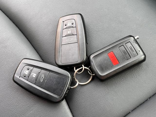 ハイブリッドG リフトアップ 新品オープンカントリー TRDオプションホイール 専用ルーフラック 専用ラダー バグガード TRDパフォーマンスダンパー JBLスピーカー バイカラーLEDフォグ エンジンスターター(57枚目)