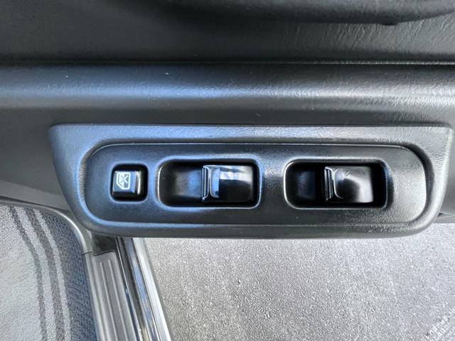 ランドベンチャー ホワイトレター ナビ ルーフレール 助手席エアバック 切替4WD AC 衝突安全ボディ エアバック付き キーレス付 シートヒーター付 パワーウィンドー 皮シート ABS付き(14枚目)