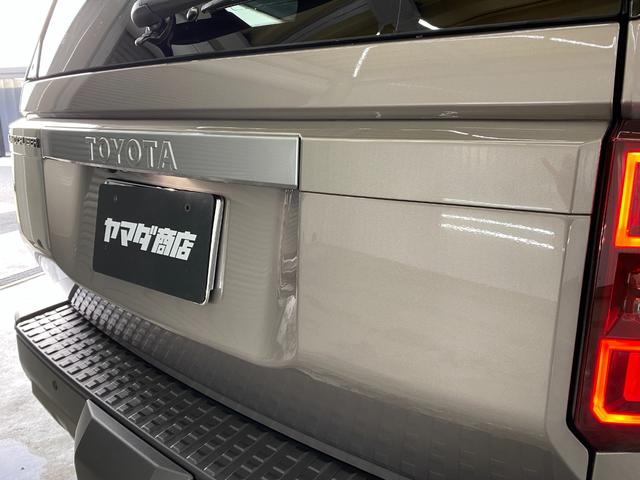 ランドクルーザー２５０ ＶＸ　全方位モニター　フルセグテレビ　Ｂｌｕｅｔｏｏｔｈ　４ＷＤ　レーンアシスト　ＥＴＣ　サンルーフ　パワーシート　衝突被害軽減システム　ルーフレール　パワーバックドア　クリアランスソナー　禁煙車　ナビＴＶ（22枚目）