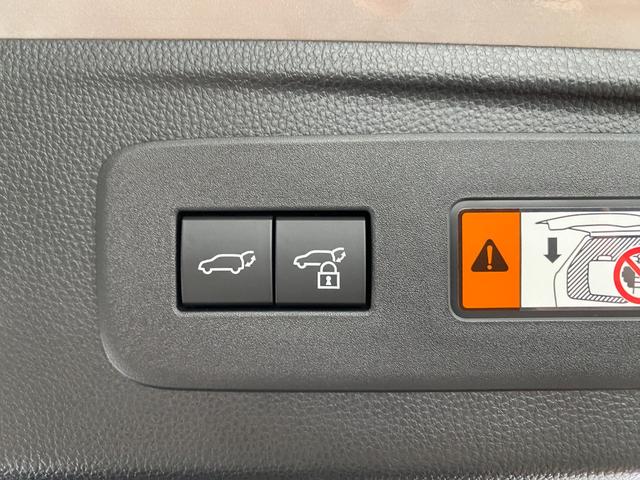 ランドクルーザー２５０ ＶＸ　全方位モニター　フルセグテレビ　Ｂｌｕｅｔｏｏｔｈ　４ＷＤ　レーンアシスト　ＥＴＣ　サンルーフ　パワーシート　衝突被害軽減システム　ルーフレール　パワーバックドア　クリアランスソナー　禁煙車　ナビＴＶ（68枚目）