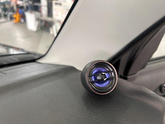 ジムニー ワイルドウインド　ＡＵＸ接続　エアコンパワステ　四駆　シートヒーター付き　メモリーナビゲーション　パワーウインドウ　ナビ・ＴＶ　エアバック　キーレス付き　ＥＴＣ車載器　フルセグテレビ　衝突安全ボディ　ダブルエアバック（47枚目）