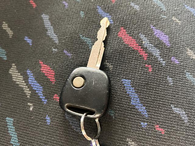 ジムニー ワイルドウインド　ＡＵＸ接続　エアコンパワステ　四駆　シートヒーター付き　メモリーナビゲーション　パワーウインドウ　ナビ・ＴＶ　エアバック　キーレス付き　ＥＴＣ車載器　フルセグテレビ　衝突安全ボディ　ダブルエアバック（57枚目）
