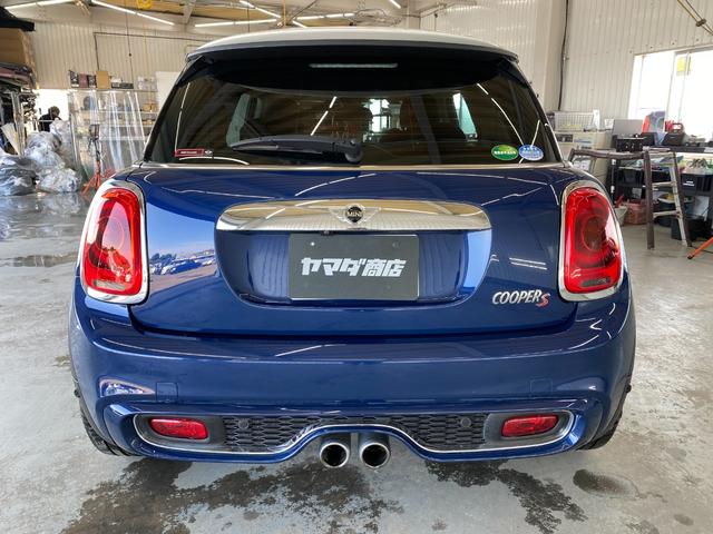 ＭＩＮＩ クーパーＳ　リアビューカメラ　サイドエアバック　セキュリティー　ＡＢＳ　ＨＤＤナビ　パワーウィンドウ　ナビ　パワーステアリング　エアバッグ　ＡＵＴＯエアコン（7枚目）