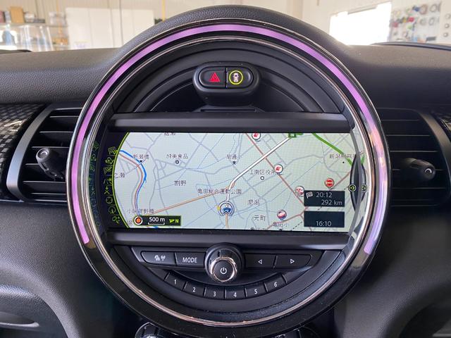 ＭＩＮＩ クーパーＳ　リアビューカメラ　サイドエアバック　セキュリティー　ＡＢＳ　ＨＤＤナビ　パワーウィンドウ　ナビ　パワーステアリング　エアバッグ　ＡＵＴＯエアコン（31枚目）