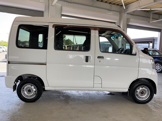 ハイゼットカーゴ クルーズ　ＰＷ　運転席助手席エアバック　切り替え４ＷＤ　運転席エアバック　マニュアルエアコン　ＰＳ　キーレス　両側スライド　ＡＢＳ付　ドラレコ付き（4枚目）